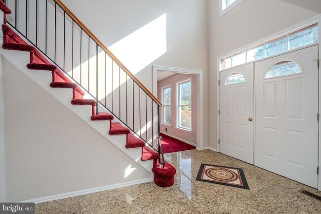 Building Photo - 27 Samantha Dr