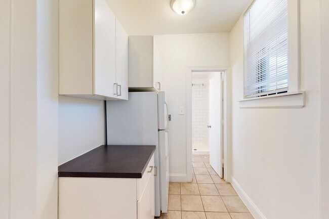 Floorplan - 5218-5220 S. Kimbark Avenue