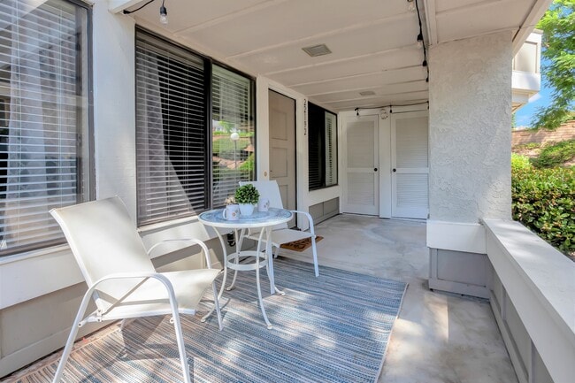 Building Photo - 22192 Rim Pointe