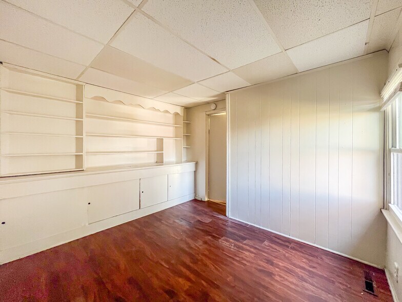 Building Photo - 142 Windsor Ave