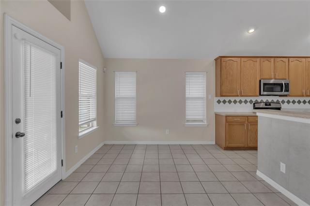 Building Photo - 5556 Flynn Ct