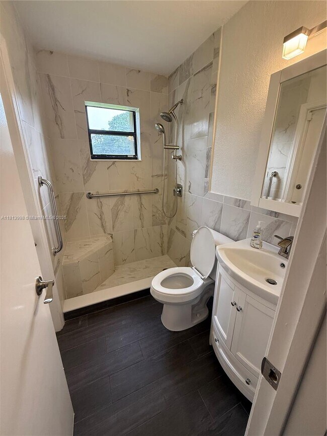 Building Photo - 6160 SW 188th Ave