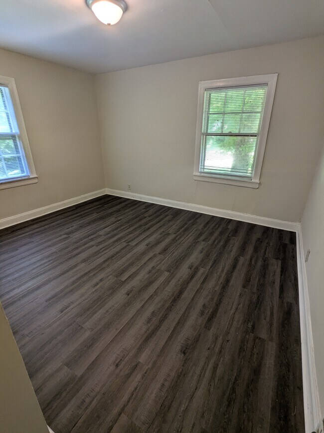 Building Photo - 327 Forrester Dr