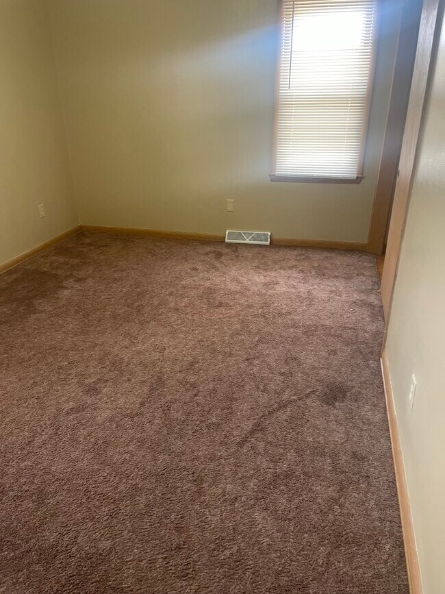 Building Photo - 3764 S Massachusetts Ave