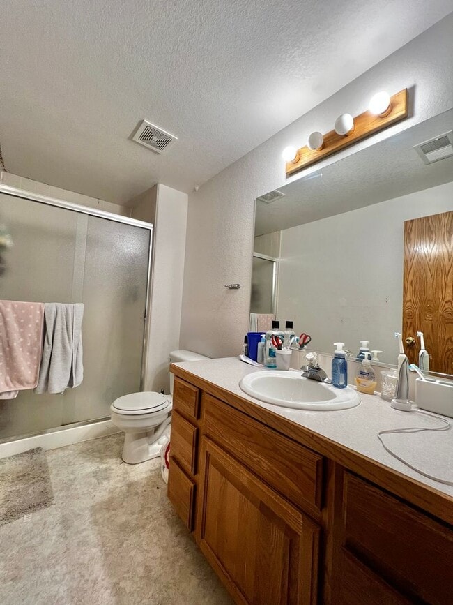 Building Photo - 4 Bed 3 Bath Townhouse in West Fort Collins!