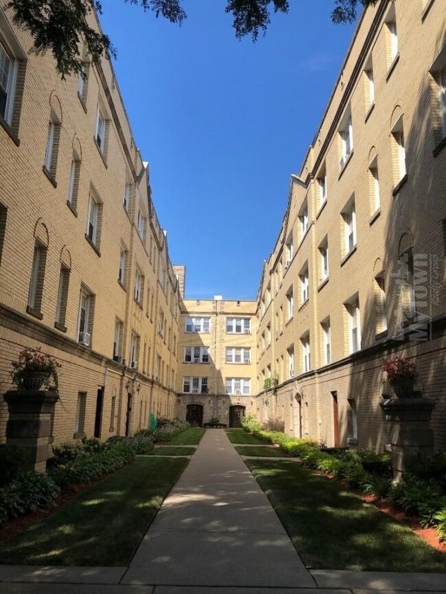 Primary Photo - 1 bedroom in CHICAGO IL 60625