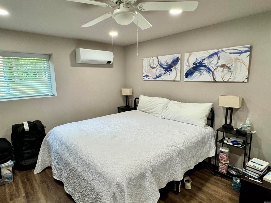 Building Photo - 115 Ledgerock Rd