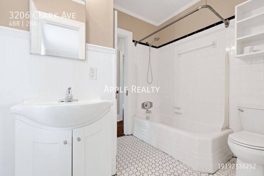 Building Photo - 3206 Clark Ave