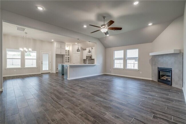 Building Photo - 6601 NW 150th Terrace