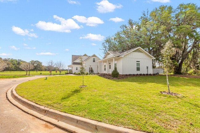 Building Photo - Great Southwood Home