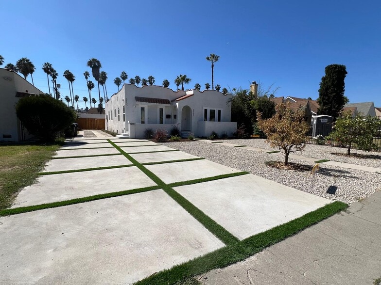 Building Photo - 4703 9th Ave