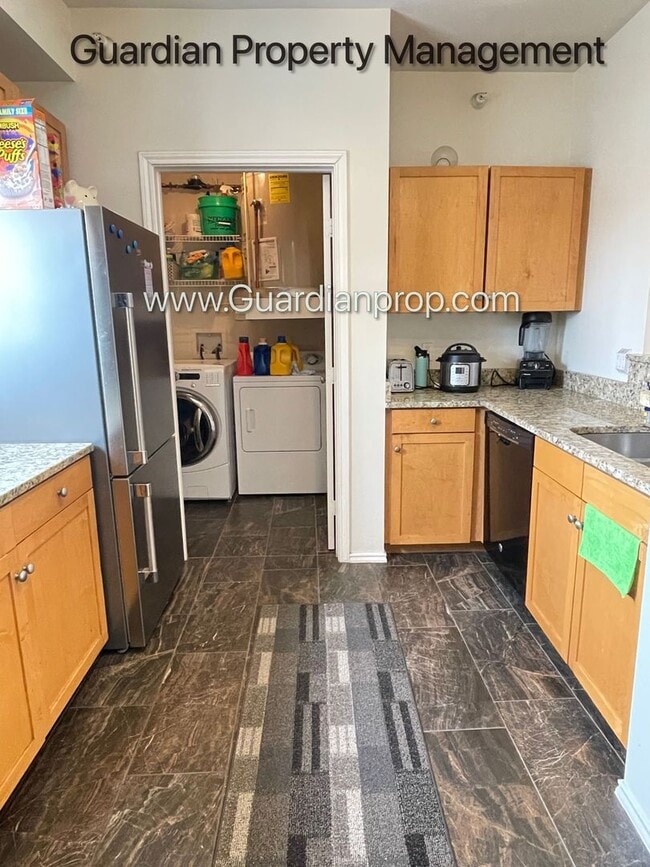 Building Photo - Eden Prairie Southwest Station Condo, 2 Full Baths, 1 Parking Space, Amenity Rich Building