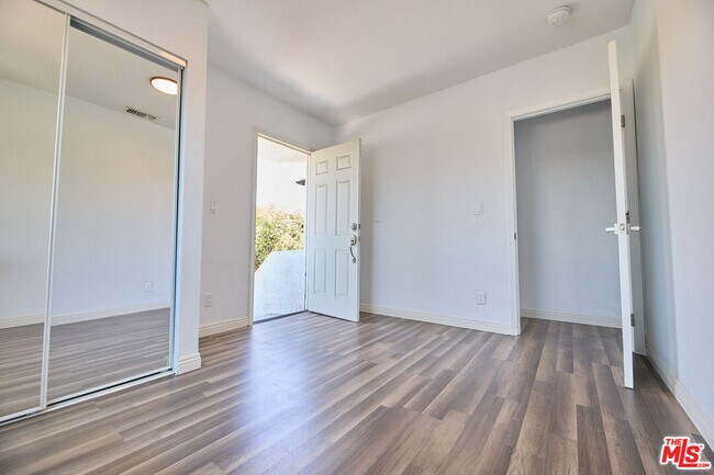 Building Photo - 1416 Helen Dr