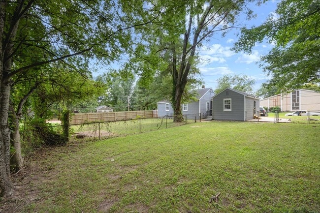 Building Photo - 2724 Steele St