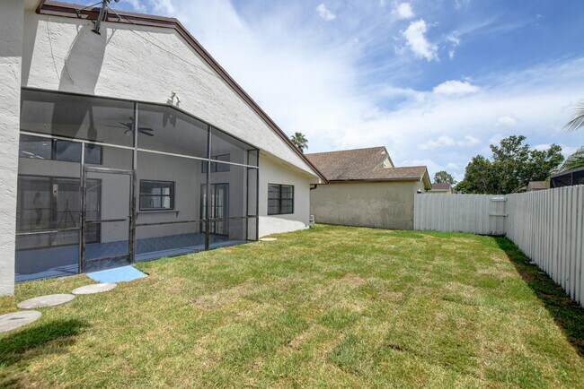 Building Photo - 20995 Country Creek Dr