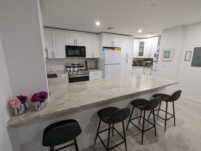 Building Photo - 7710 Lago Del Mar Dr