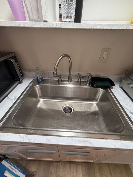 Building Photo - 301 S Fillmore St