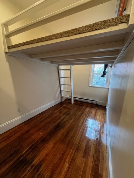 Building Photo - 389 Marlborough St