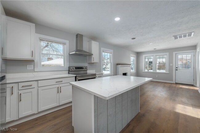 Building Photo - 218 Roxboro Rd