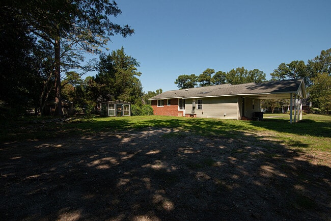 Building Photo - 707 Christine Ave