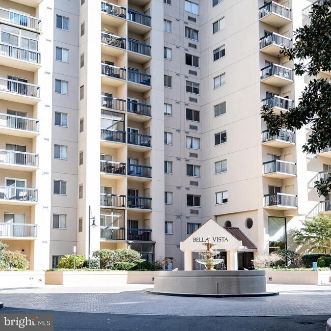 Building Photo - 1211 S Eads St