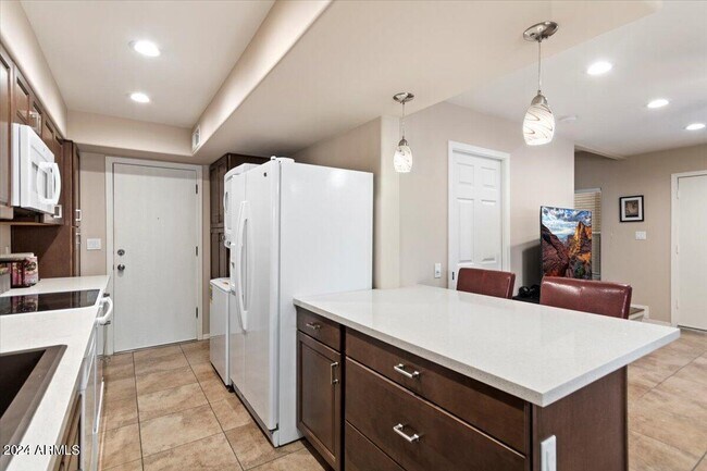 Building Photo - 10415 N 10th St