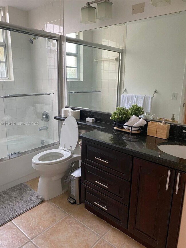 Building Photo - 19501 E Country Club Dr