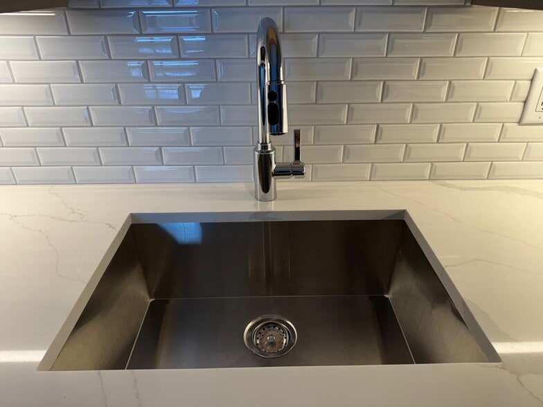 Building Photo - 580 North Ave