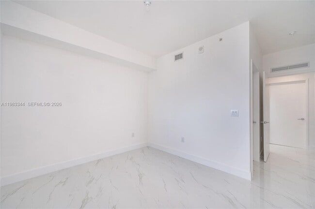 Building Photo - 700 NE 24th St