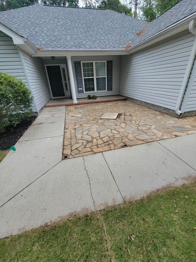 Building Photo - 1256 Watsonia Dr
