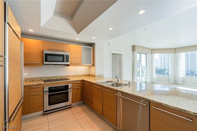 Building Photo - 222 Karen Ave