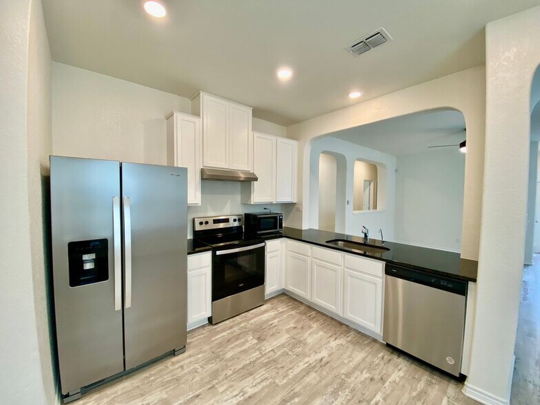 Building Photo - 344 Blacktail Dr