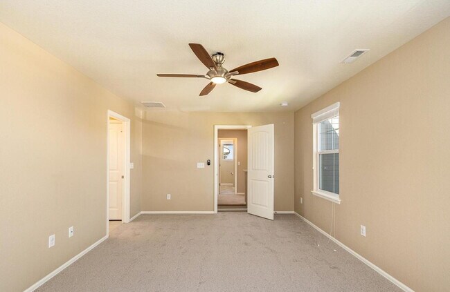 Building Photo - Beautiful 4 Bed 2.5 Bath with 2 Car Garage Home with Fenced Backyard in High Point at DIA!