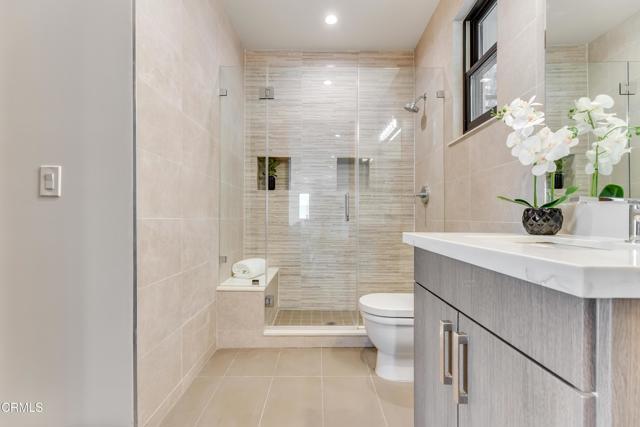 Building Photo - 12480 Viewcrest Rd