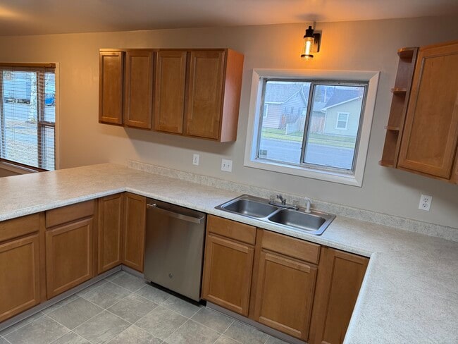 Building Photo - 2870 3rd St