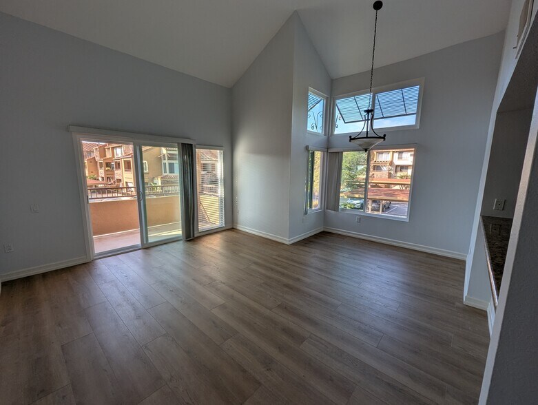 Building Photo - 15377 Maturin Dr