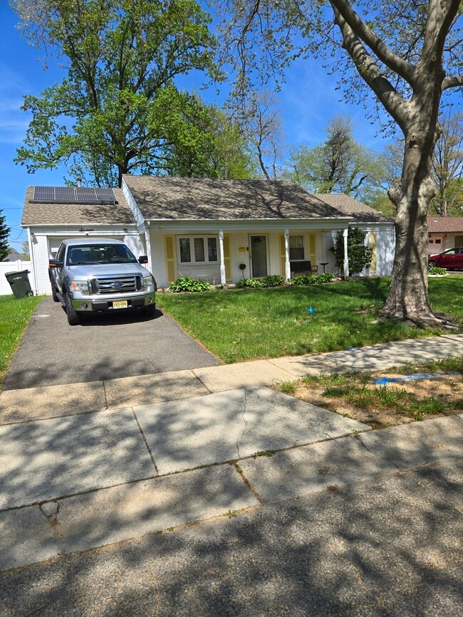 Building Photo - 16 Elridge Ln