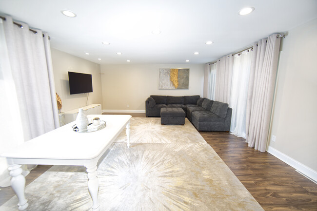 Living Room Dining Room Combo - 1228 W Baldwin Ct