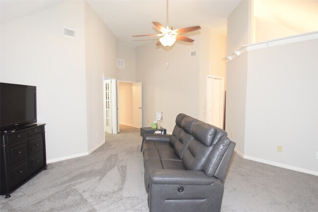 Building Photo - 22922 Glenover Dr