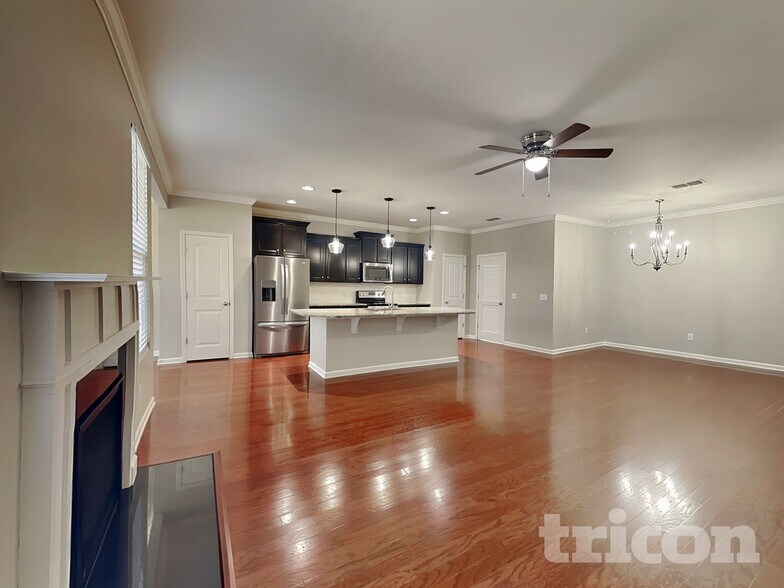 Building Photo - 1808 Stonewater Dr