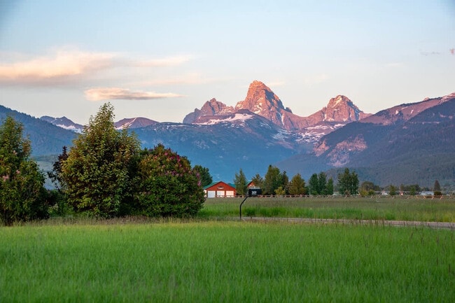 Building Photo - 2477 Middle Teton Rd