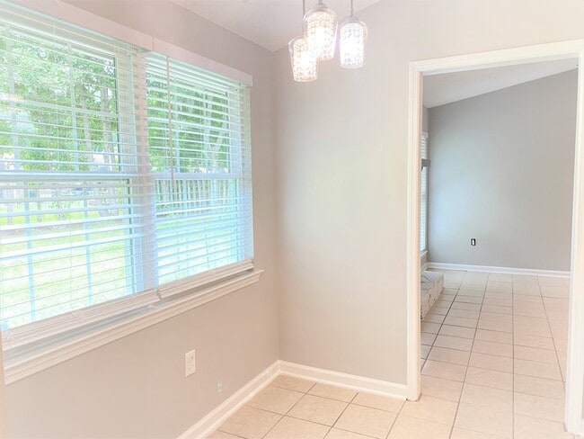 Building Photo - 25 Davidson Ave