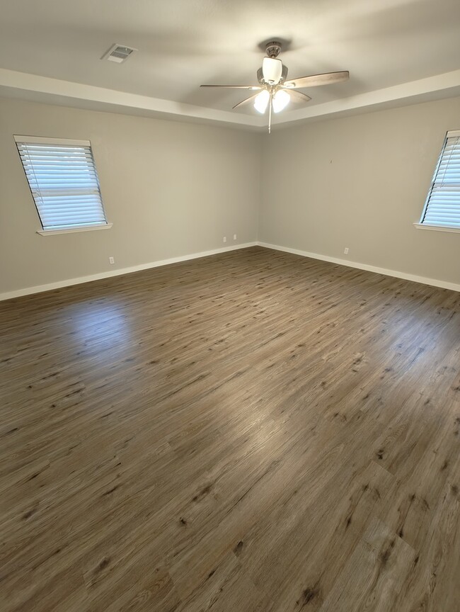 Building Photo - 2404 Northtown Ct