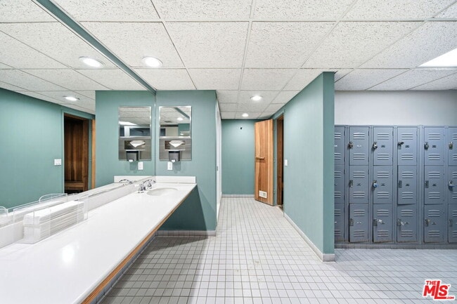 Building Photo - 122 Ocean Park Blvd