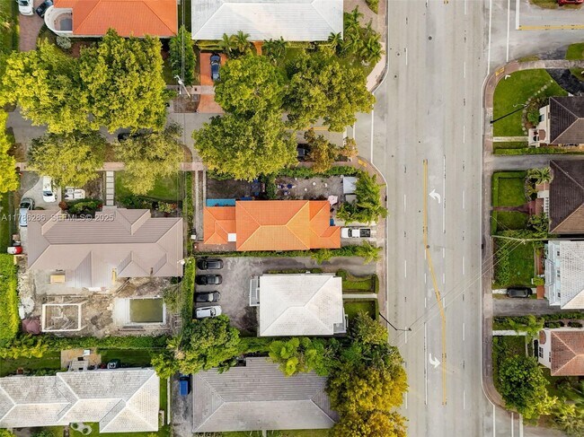 Building Photo - 400 Cadima Ave