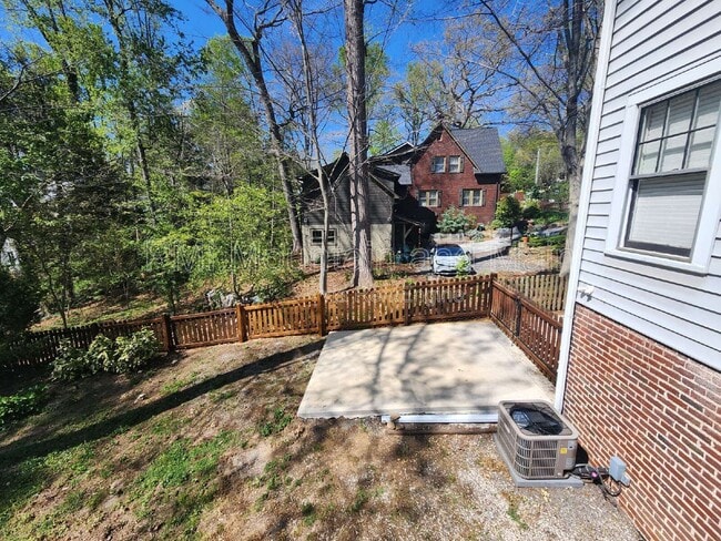 Building Photo - 39 Westover Dr