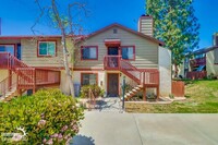 Building Photo - Charming 2Bdm 2Ba Upstairs Condo with Deta...