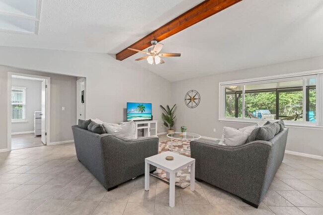 Building Photo - 10383 Chatwood Ct