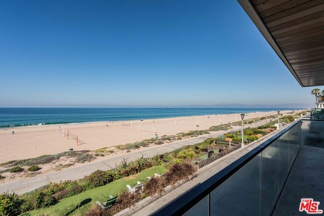 Building Photo - 2308 The Strand