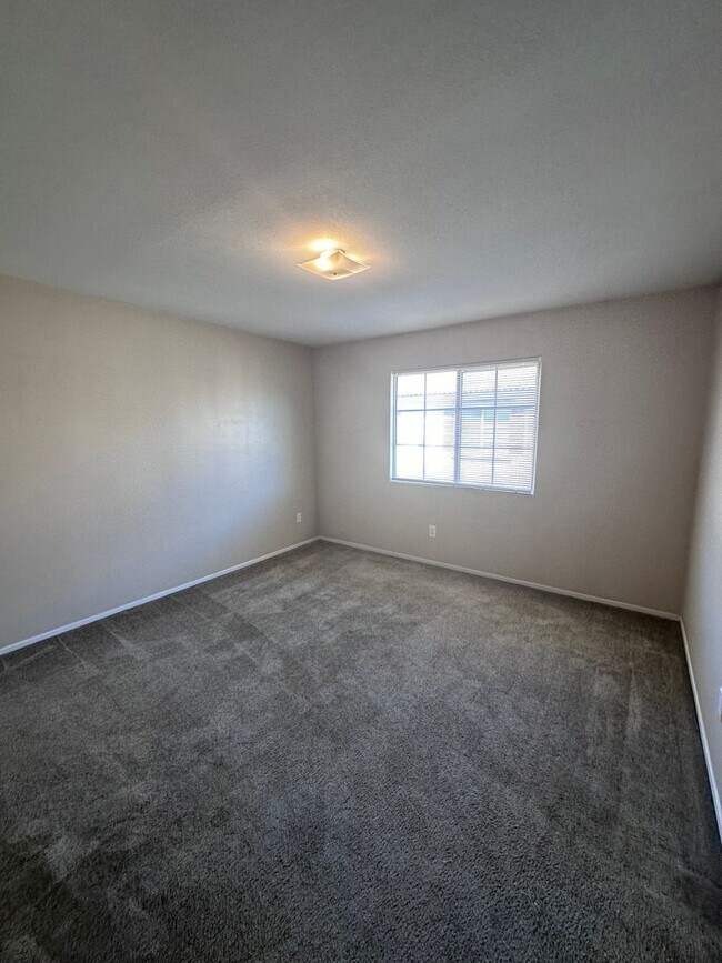 Building Photo - 4404 Pebble Creek Dr